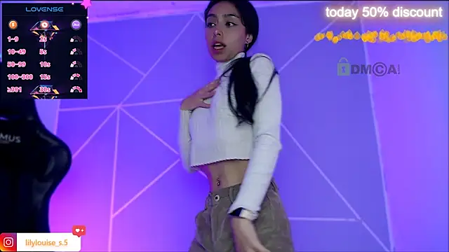 lilylouisee online show from November 13, 4:11 pm