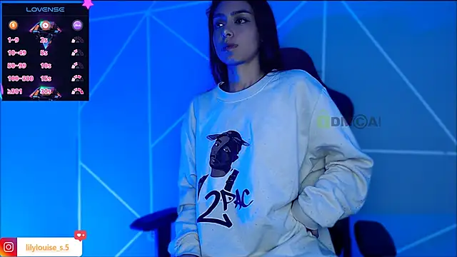 lilylouisee online show from November 28, 10:21 pm