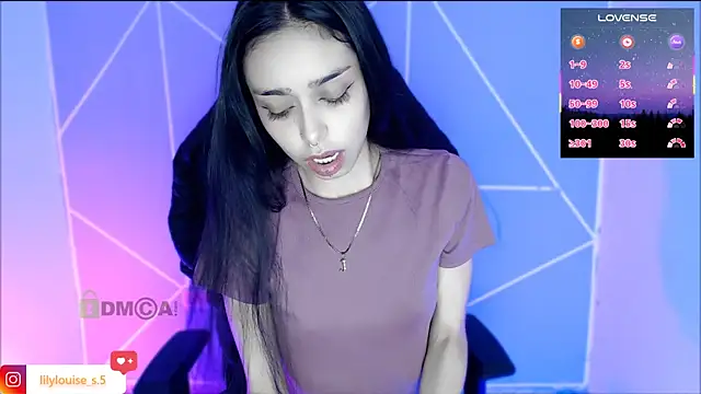 lilylouisee online show from June 13, 8:51 pm