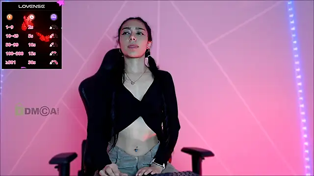 lilylouisee online show from March 5, 5:39 pm