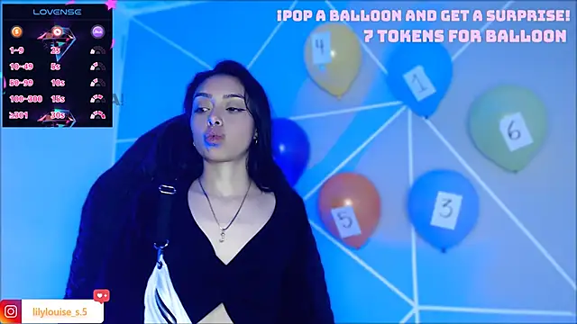 lilylouisee online show from December 17, 2:38 am