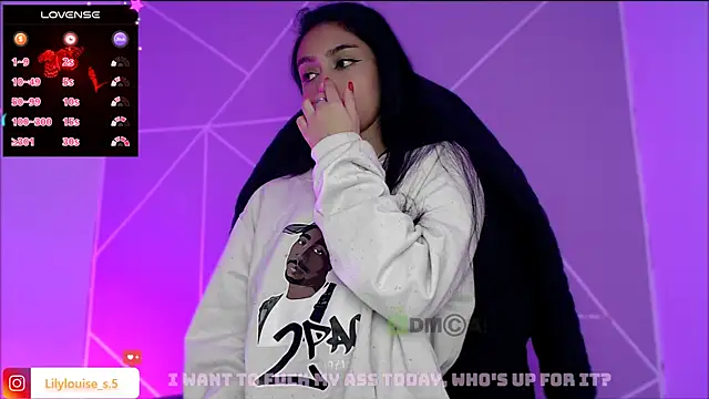 lilylouisee online show from December 4, 5:01 pm