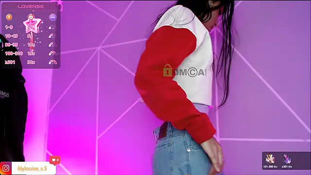 lilylouisee online show from February 3, 2:53 am