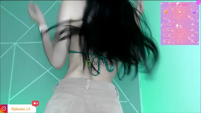 lilylouisee online show from March 13, 10:53 am