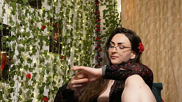NaughtYHomemadE online show from July 16, 12:13 pm