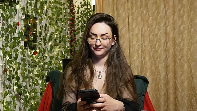 NaughtYHomemadE online show from May 1, 4:12 pm