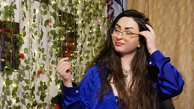 NaughtYHomemadE online show from March 7, 9:16 am