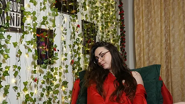 Snapshot of NaughtYHomemadE chatting on January 8, 11:05 am NaughtYHomemadE online show from January 8, 11:05 am