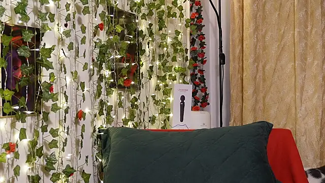 Snapshot of NaughtYHomemadE chatting on February 16, 8:57 am NaughtYHomemadE online show from February 16, 8:57 am