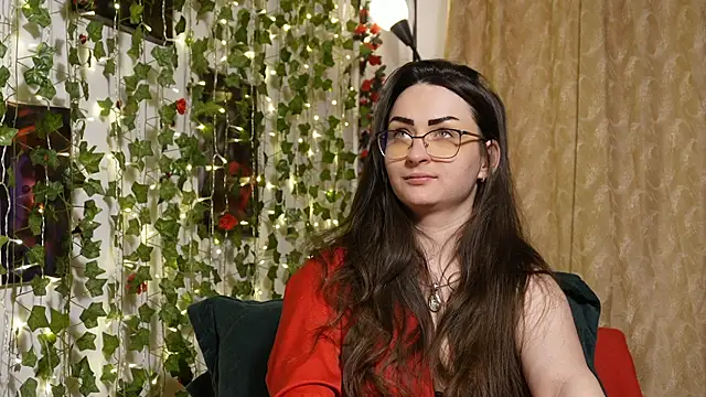 NaughtYHomemadE online show from March 22, 9:11 am