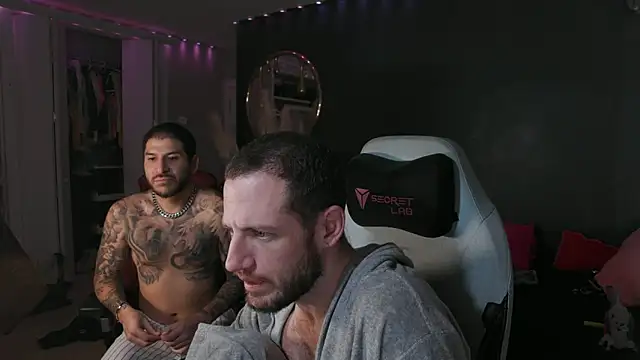 Snapshot of KingCal205 chatting on November 13, 6:28 am KingCal205 online show from November 13, 6:28 am