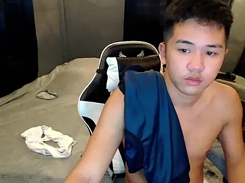 xgregor07 online show from October 12, 5:58 pm