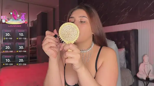 Snapshot of XtraHotX chatting on September 24, 1:02 am XtraHotX online show from September 24, 1:02 am