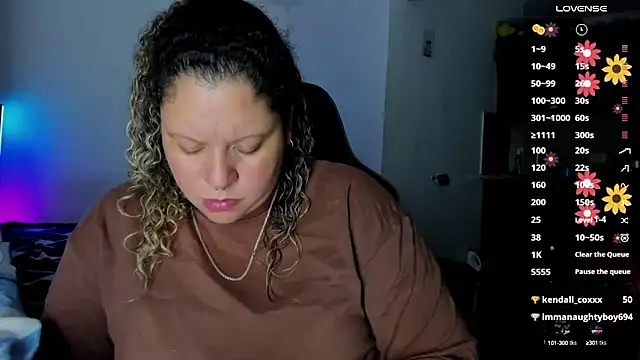 Snapshot of mariana_maze chatting on March 22, 6:11 am mariana maze online show from March 22, 6:11 am
