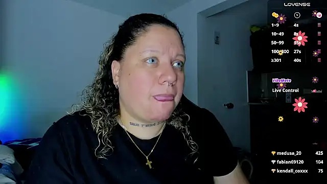 Snapshot of mariana_maze chatting on February 23, 8:39 am mariana maze online show from February 23, 8:39 am