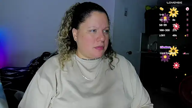 Snapshot of mariana_maze chatting on March 6, 2:19 am mariana maze online show from March 6, 2:19 am