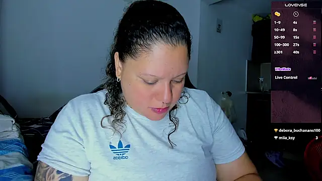 Snapshot of mariana_maze chatting on January 28, 5:11 am mariana maze online show from January 28, 5:11 am