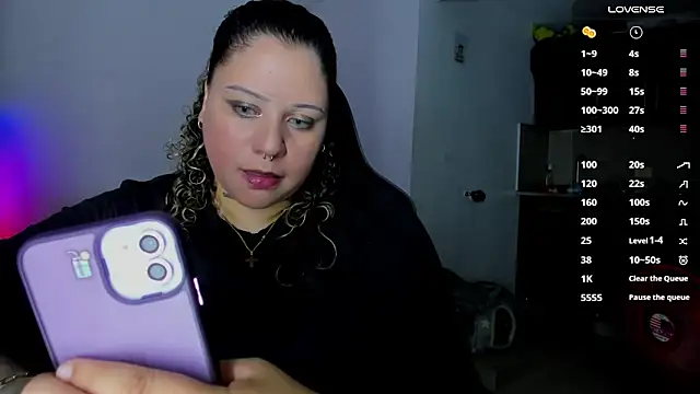 Snapshot of mariana_maze chatting on March 1, 8:32 pm mariana maze online show from March 1, 8:32 pm