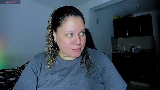 Snapshot of mariana_maze chatting on February 26, 11:43 am mariana maze online show from February 26, 11:43 am