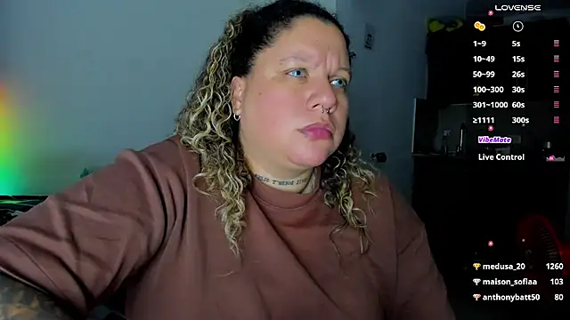 Snapshot of mariana_maze chatting on March 22, 9:13 am mariana maze online show from March 22, 9:13 am