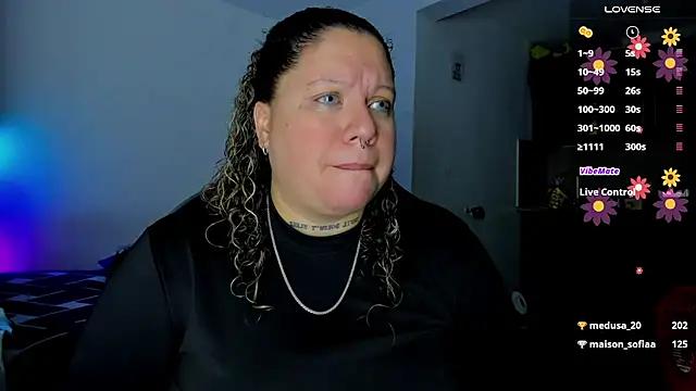 Snapshot of mariana_maze chatting on March 23, 7:53 am mariana maze online show from March 23, 7:53 am