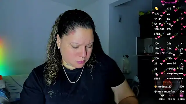 Snapshot of mariana_maze chatting on February 13, 6:30 am mariana maze online show from February 13, 6:30 am