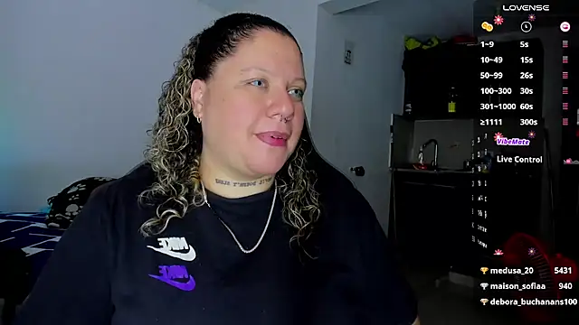 Snapshot of mariana_maze chatting on March 20, 12:22 pm mariana maze online show from March 20, 12:22 pm