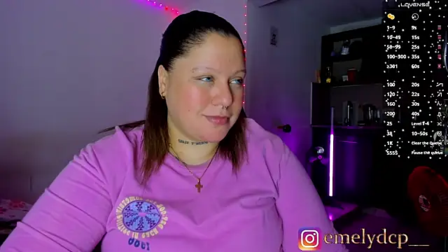 Snapshot of mariana_maze chatting on June 5, 6:29 am mariana maze online show from June 5, 6:29 am