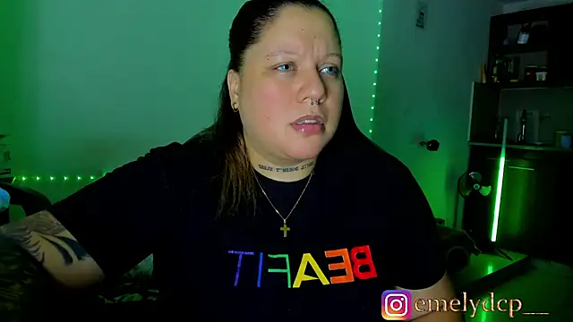 Snapshot of mariana_maze chatting on June 15, 4:12 am mariana maze online show from June 15, 4:12 am