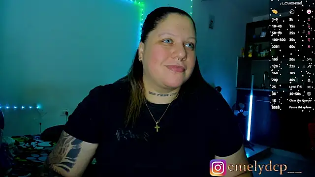 Snapshot of mariana_maze chatting on June 21, 5:02 am mariana maze online show from June 21, 5:02 am
