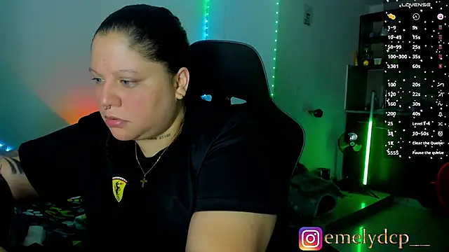 Snapshot of mariana_maze chatting on June 4, 3:55 am mariana maze online show from June 4, 3:55 am