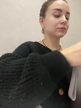 Snapshot of ellie_ssexy chatting on February 19, 4:55 am ellie ssexy online show from February 19, 4:55 am