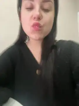 Snapshot of ellie_ssexy chatting on March 3, 4:54 am ellie ssexy online show from March 3, 4:54 am