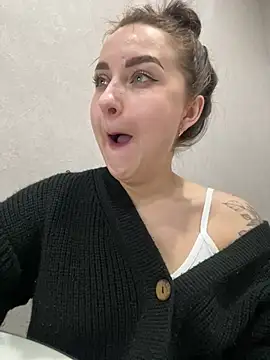 Snapshot of ellie_ssexy chatting on February 15, 9:17 pm ellie ssexy online show from February 15, 9:17 pm