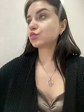 Snapshot of ellie_ssexy chatting on February 8, 4:47 am ellie ssexy online show from February 8, 4:47 am
