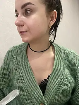 Snapshot of ellie_ssexy chatting on February 11, 4:55 am ellie ssexy online show from February 11, 4:55 am