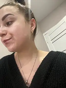 Snapshot of ellie_ssexy chatting on February 21, 4:51 am ellie ssexy online show from February 21, 4:51 am