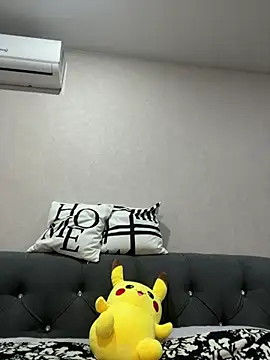 Snapshot of ellie_ssexy chatting on March 17, 3:29 pm ellie ssexy online show from March 17, 3:29 pm