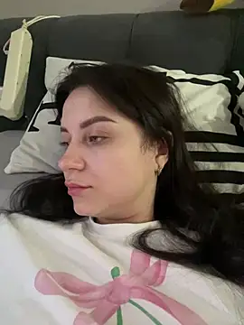Snapshot of ellie_ssexy chatting on March 18, 4:18 am ellie ssexy online show from March 18, 4:18 am
