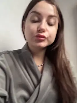 Snapshot of ellie_ssexy chatting on October 9, 4:13 am ellie ssexy online show from October 9, 4:13 am