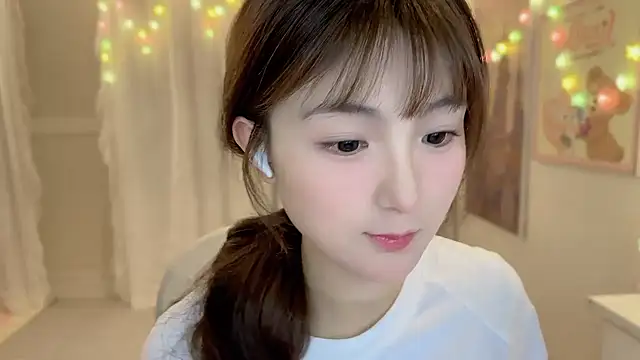 Snapshot of SHUIshui_ chatting on February 7, 1:53 pm SHUIshui online show from February 7, 1:53 pm