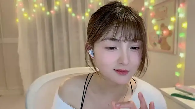 Snapshot of SHUIshui_ chatting on February 8, 4:57 pm SHUIshui online show from February 8, 4:57 pm
