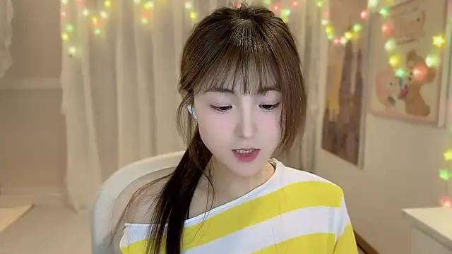 Snapshot of SHUIshui_ chatting on February 8, 1:54 pm SHUIshui online show from February 8, 1:54 pm