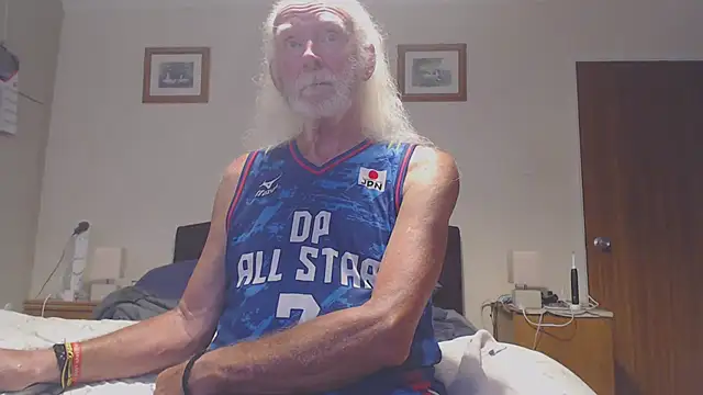 Snapshot of WaverlyKernow chatting on July 11, 4:40 pm WaverlyKernow online show from July 11, 4:40 pm