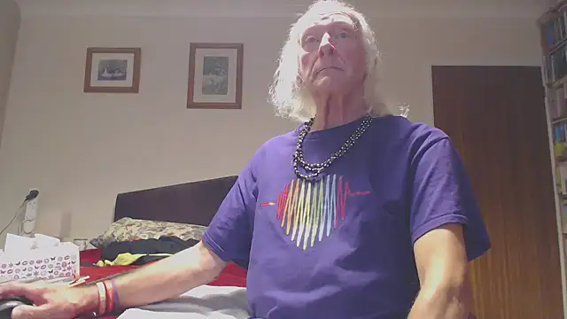 WaverlyKernow online show from November 3, 1:37 pm