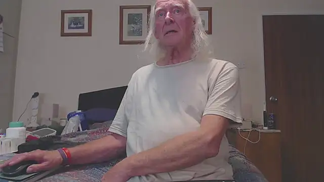 WaverlyKernow online show from April 2, 2:02 pm