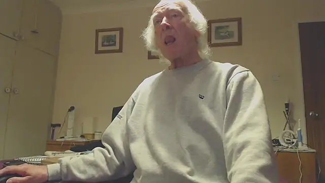 Snapshot of WaverlyKernow chatting on February 2, 3:28 pm WaverlyKernow online show from February 2, 3:28 pm