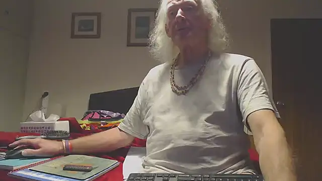 WaverlyKernow online show from December 21, 3:03 pm