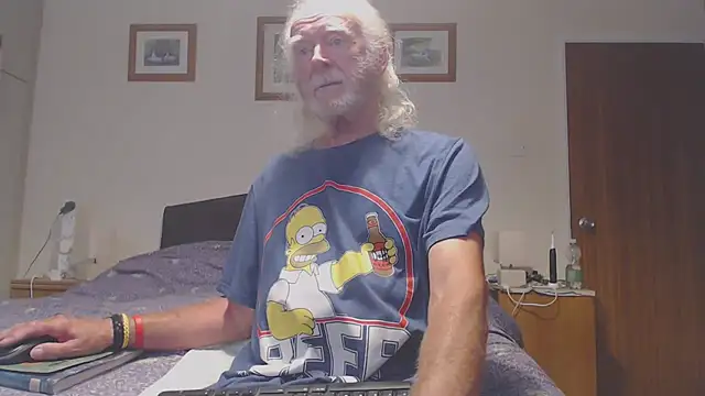 Snapshot of WaverlyKernow chatting on July 2, 12:22 pm WaverlyKernow online show from July 2, 12:22 pm