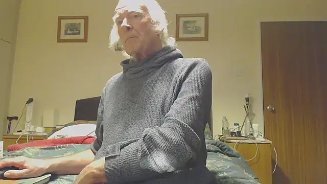 Snapshot of WaverlyKernow chatting on March 8, 9:29 pm WaverlyKernow online show from March 8, 9:29 pm
